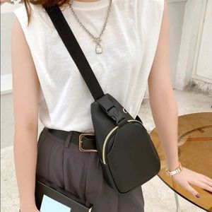 Minimalistic Faux Leather Black Sling Bag OS New
